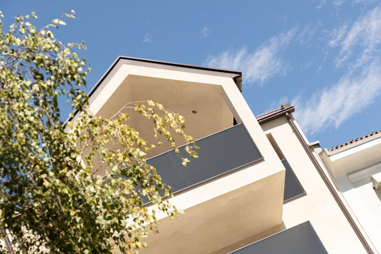 Nice Living Neue- Moderne Apartments Im Herzen Von Brixen - Kostenlose Brixencard - Ideal Fuer Familien, Paare, Geschaeftsreisende Und Allen Urlaubs Hungrigen Kültér fotó
